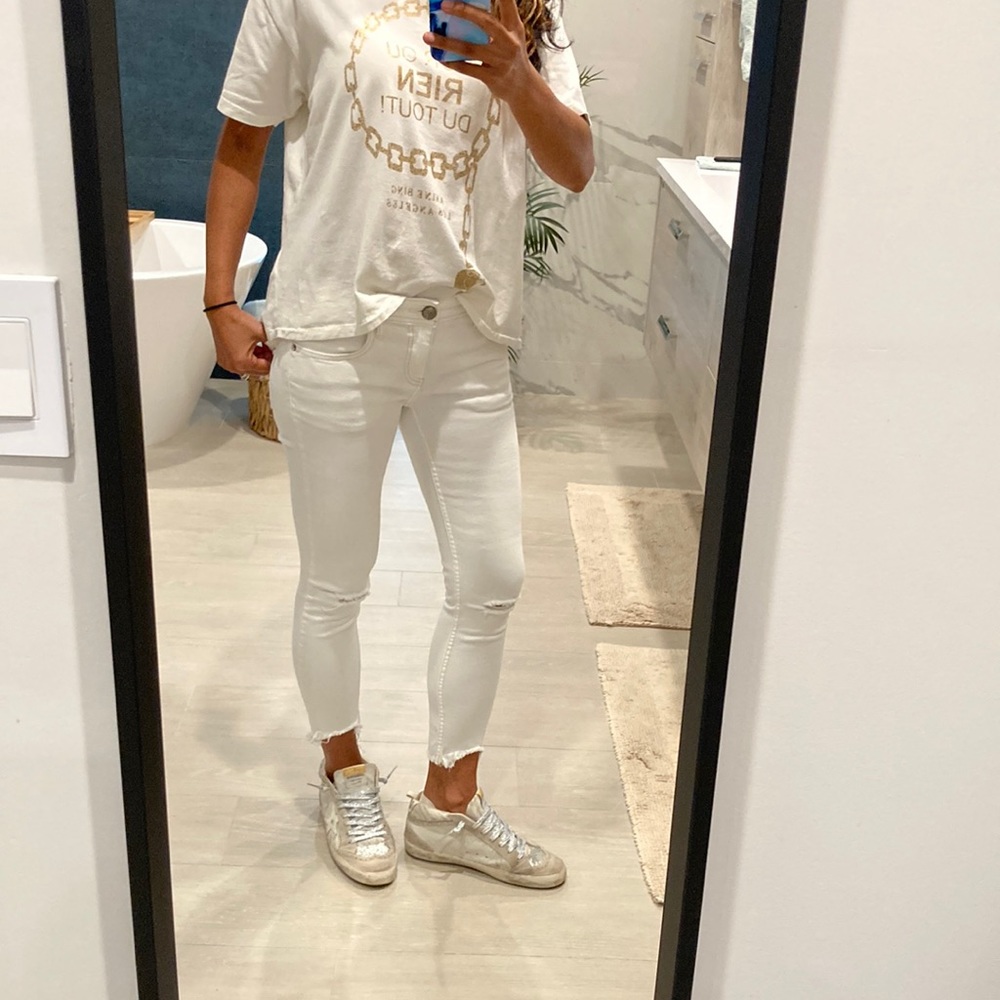 🌊EUC Free People Distressed White Ankle Fray jeans🌊
